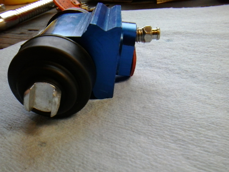 Illustration for article titled So apparently Chevy HHRs have aluminum wheel cylinders